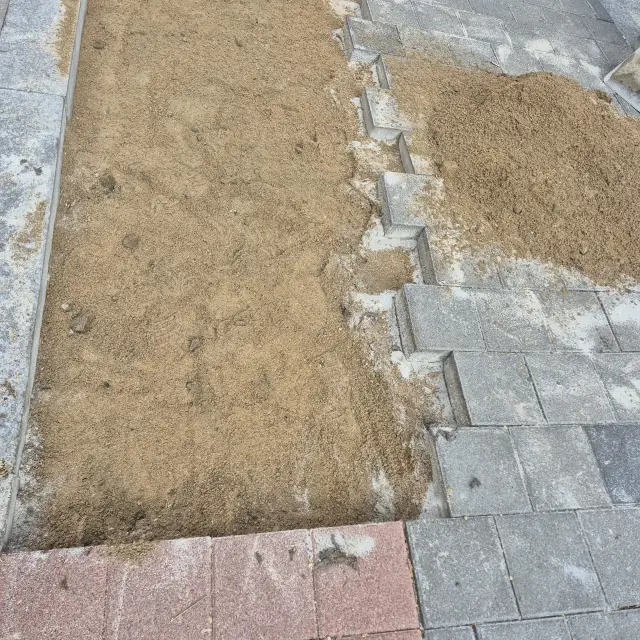 보도블럭 원상복구 시공 전 - 차량 진출입로 폭 확장공사